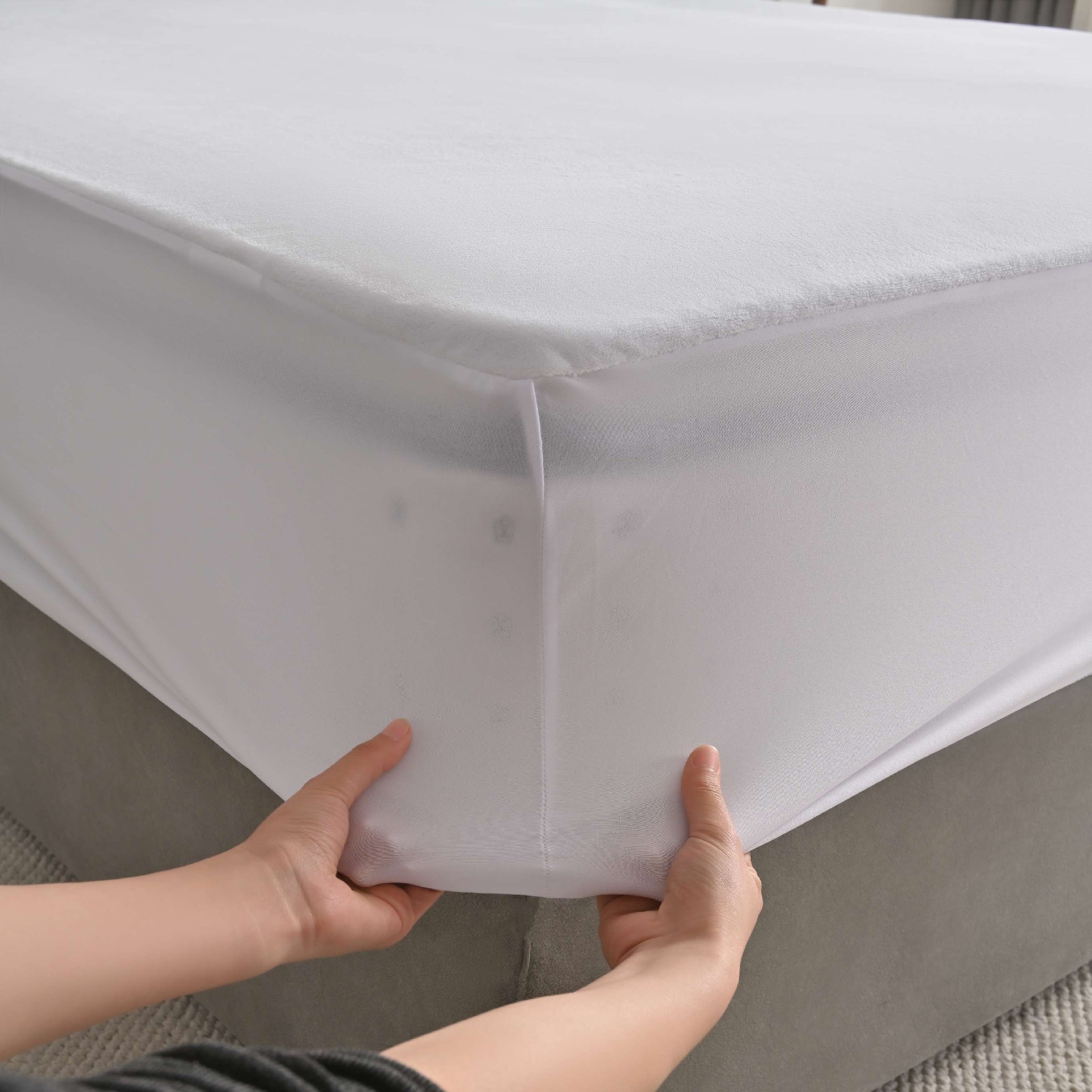 Waterproof Coral Fleece Mattress Protector