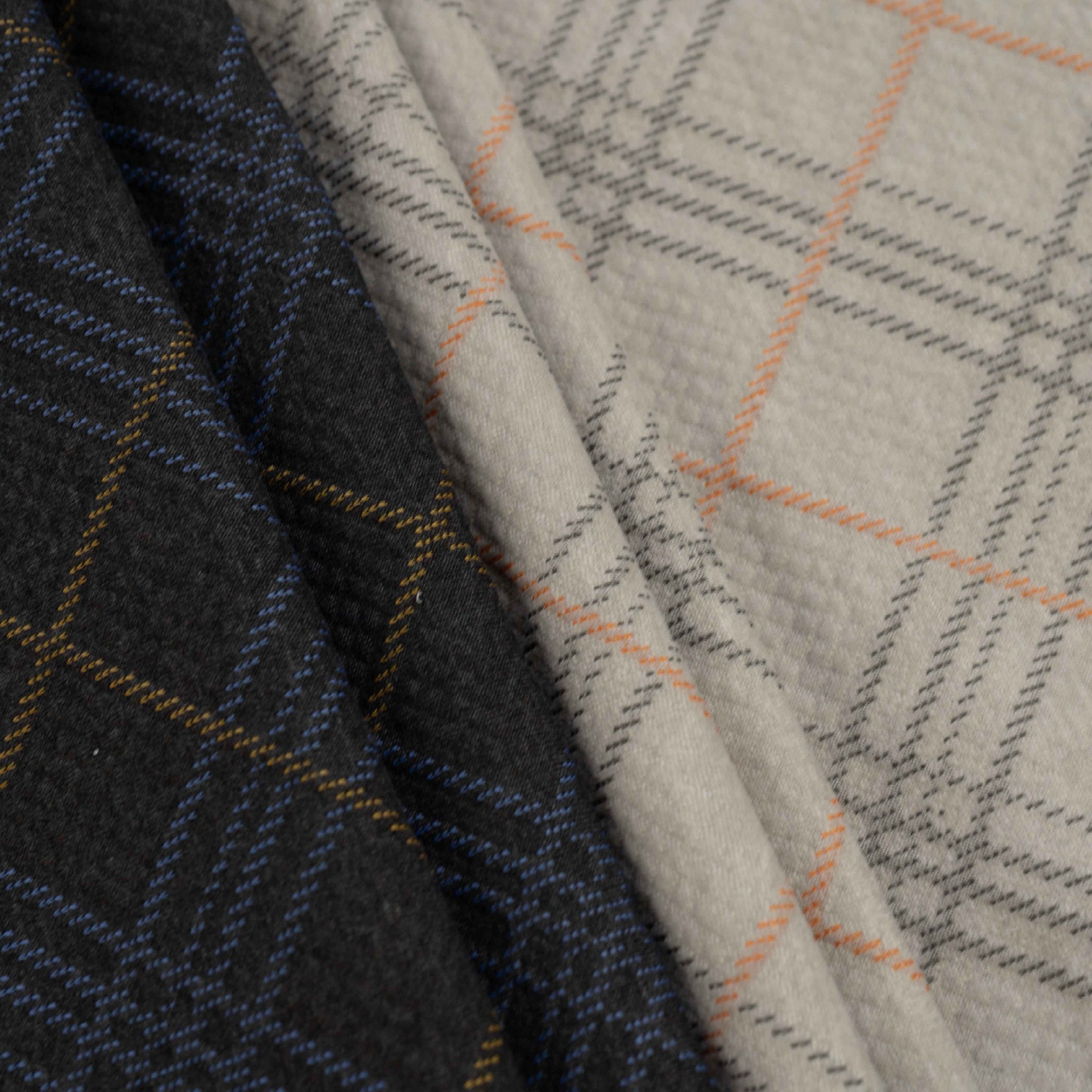 Stylish Plaid Design in Dark Tones for High-End Bedding