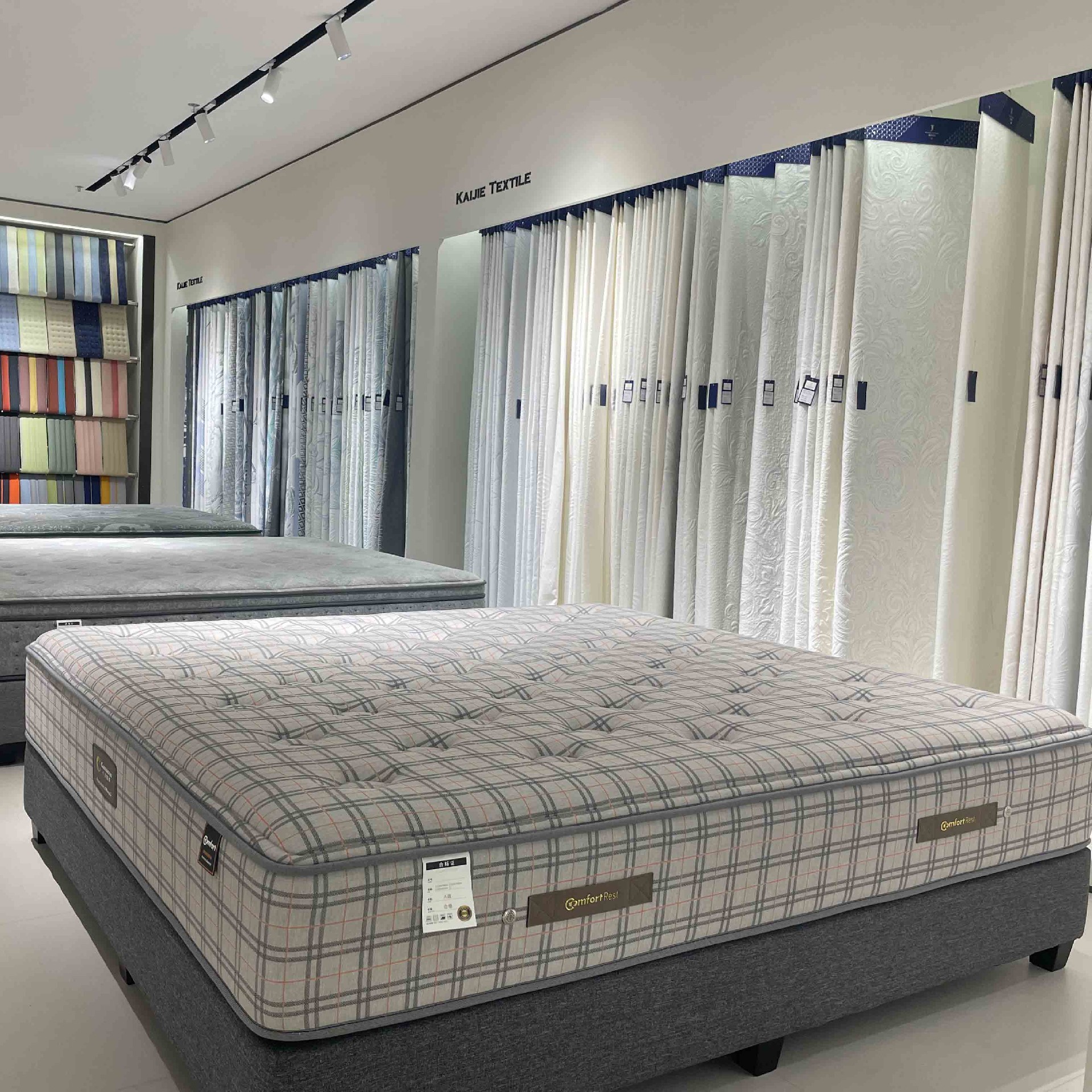 Modern Plaid Mattress Fabric for Luxury Bedding